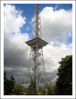 Funkturm byggt 1926, står i mässområdet