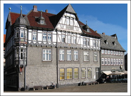 Prakthus vid Markplatz i Goslar